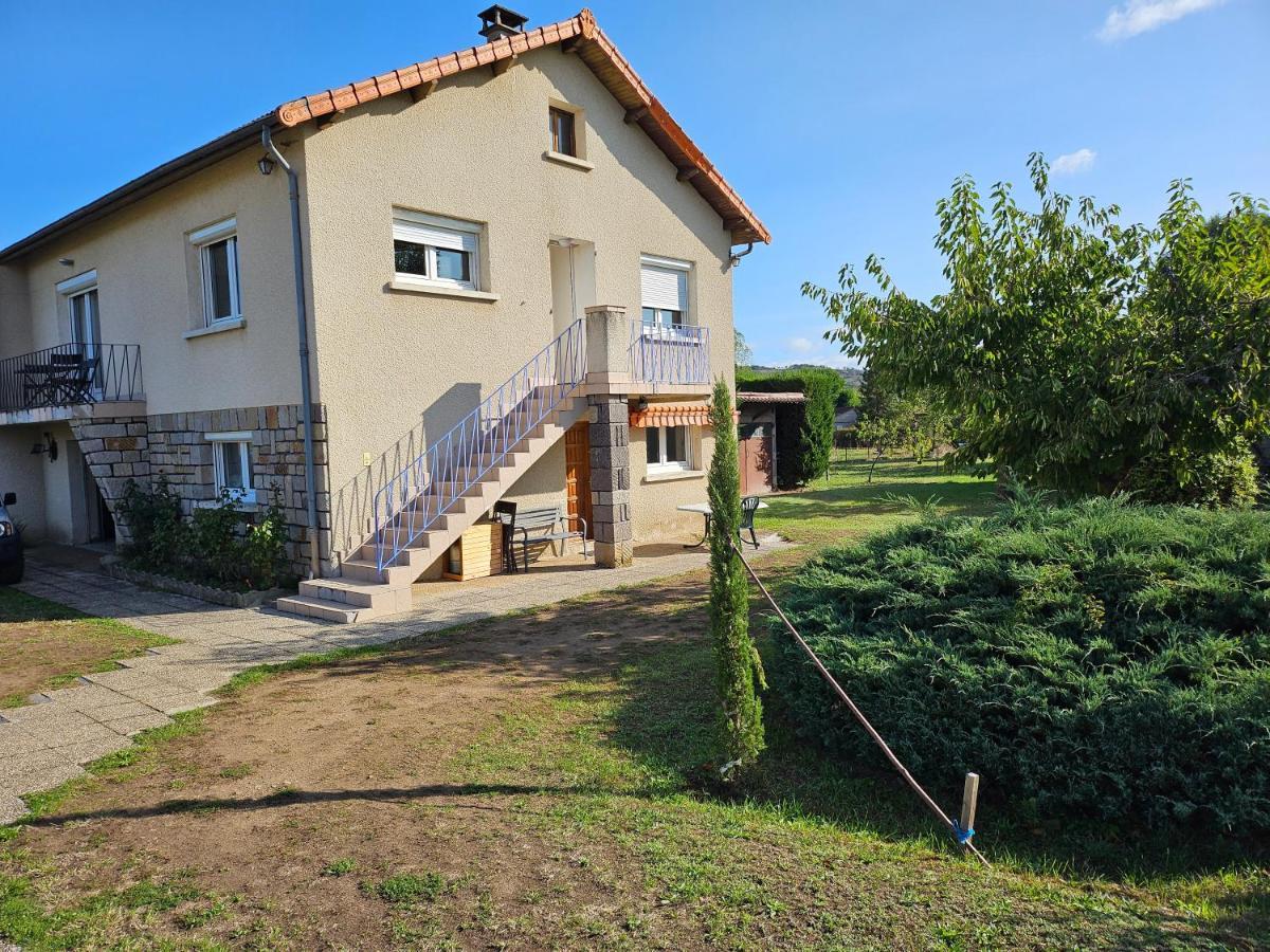 La Bourzede F3 Apartment Langeac Bagian luar foto