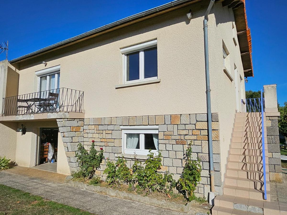 La Bourzede F3 Apartment Langeac Bagian luar foto