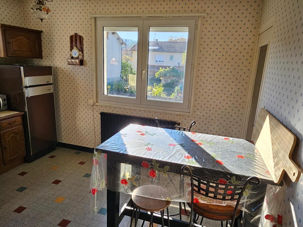 La Bourzede F3 Apartment Langeac Bagian luar foto